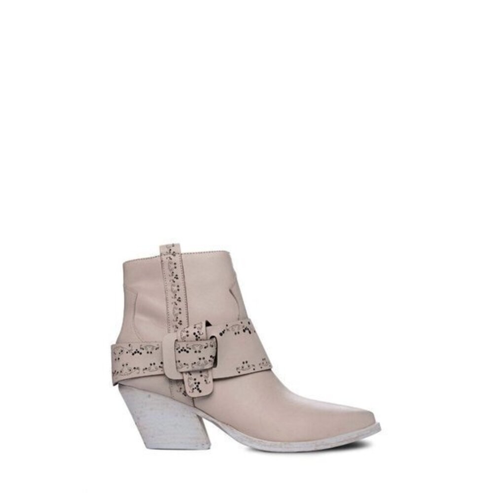 GOLO+ FREE PEOPLE Tombstone western Boots in Soy Calf Size 7.5